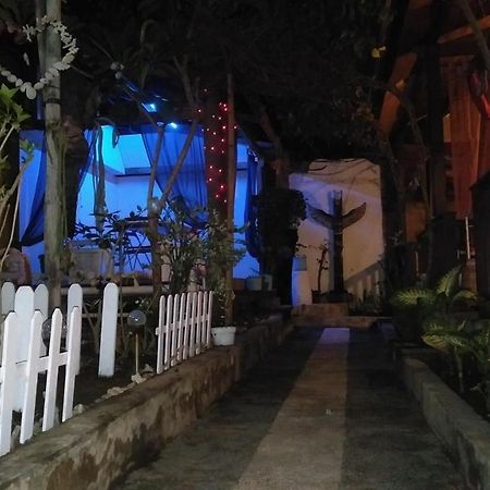 Salon De Nomad Gili T. Bed and Breakfast Gili Trawangan Buitenkant foto