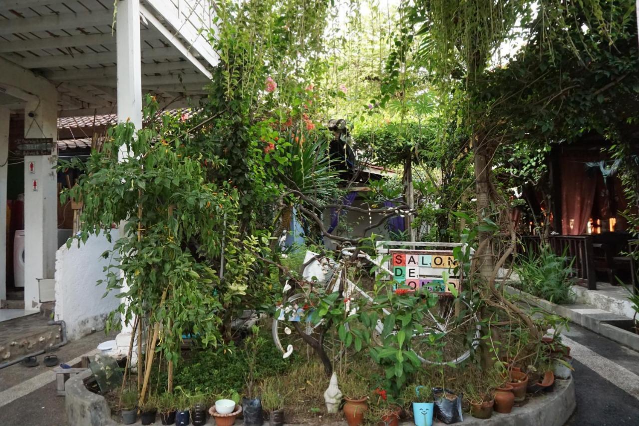 Salon De Nomad Gili T. Bed and Breakfast Gili Trawangan Buitenkant foto