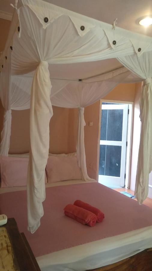 Salon De Nomad Gili T. Bed and Breakfast Gili Trawangan Buitenkant foto